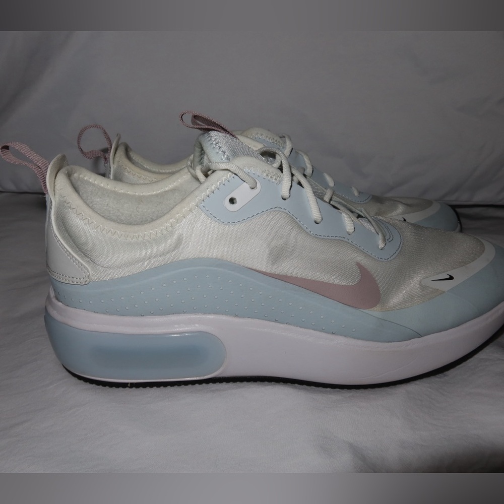 Women Nikes